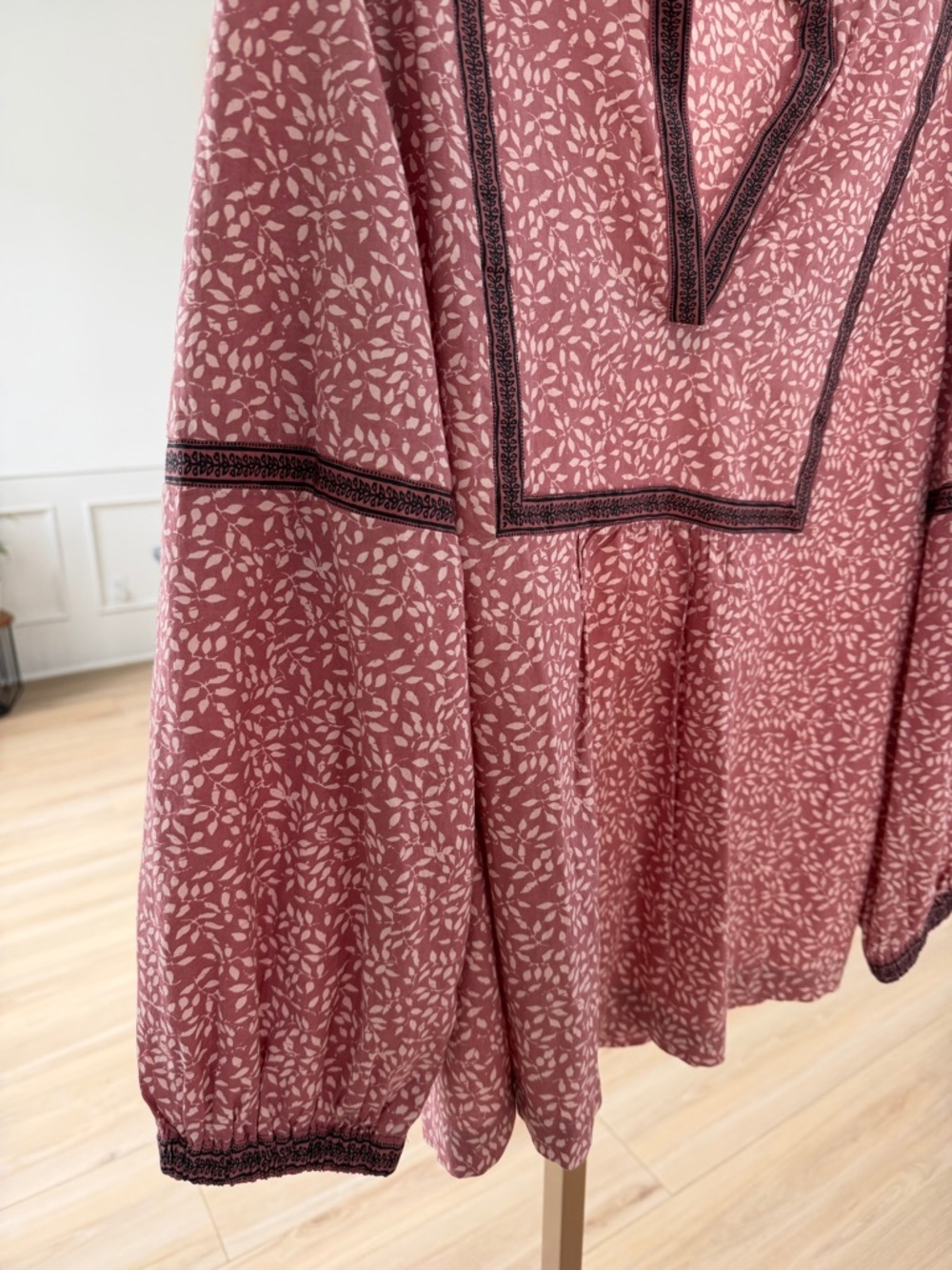 Faherty Aurora Leaf Print Peasant Top – Size M – 100% Organic Cotton - Picture 3 of 10
